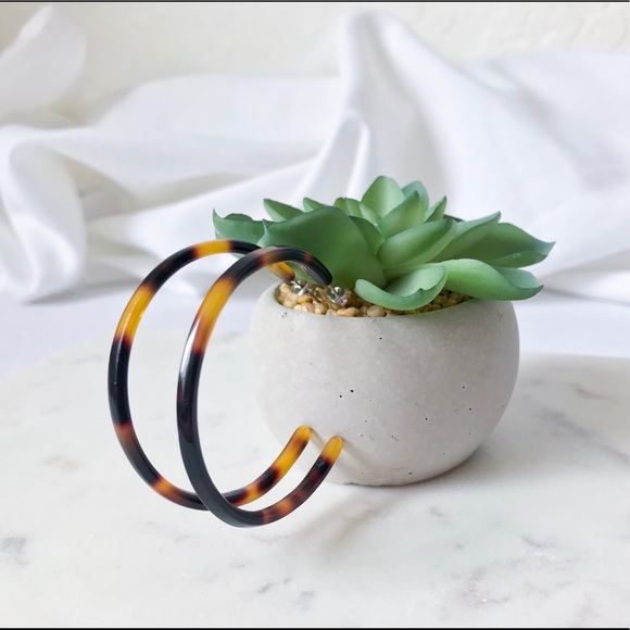 Tortoise hoops earrings - Picture 6 of 7